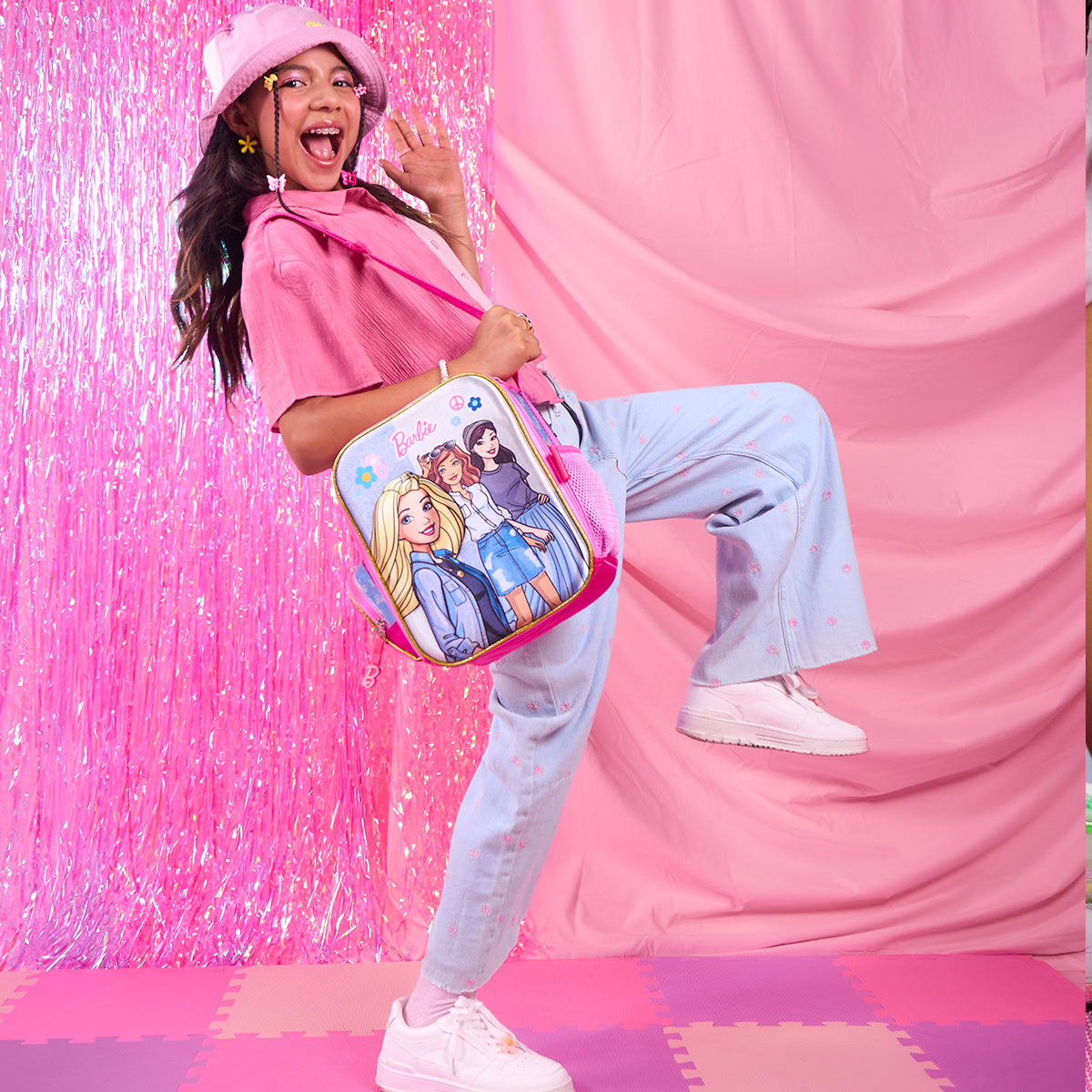 Lonchera Escolar Barbie y sus Amigas