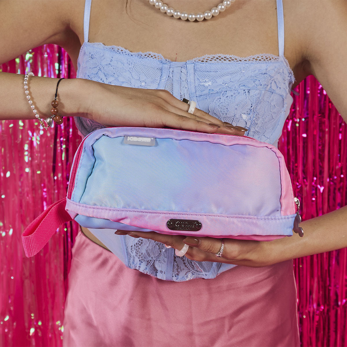 Estuchera Barbie Nubes