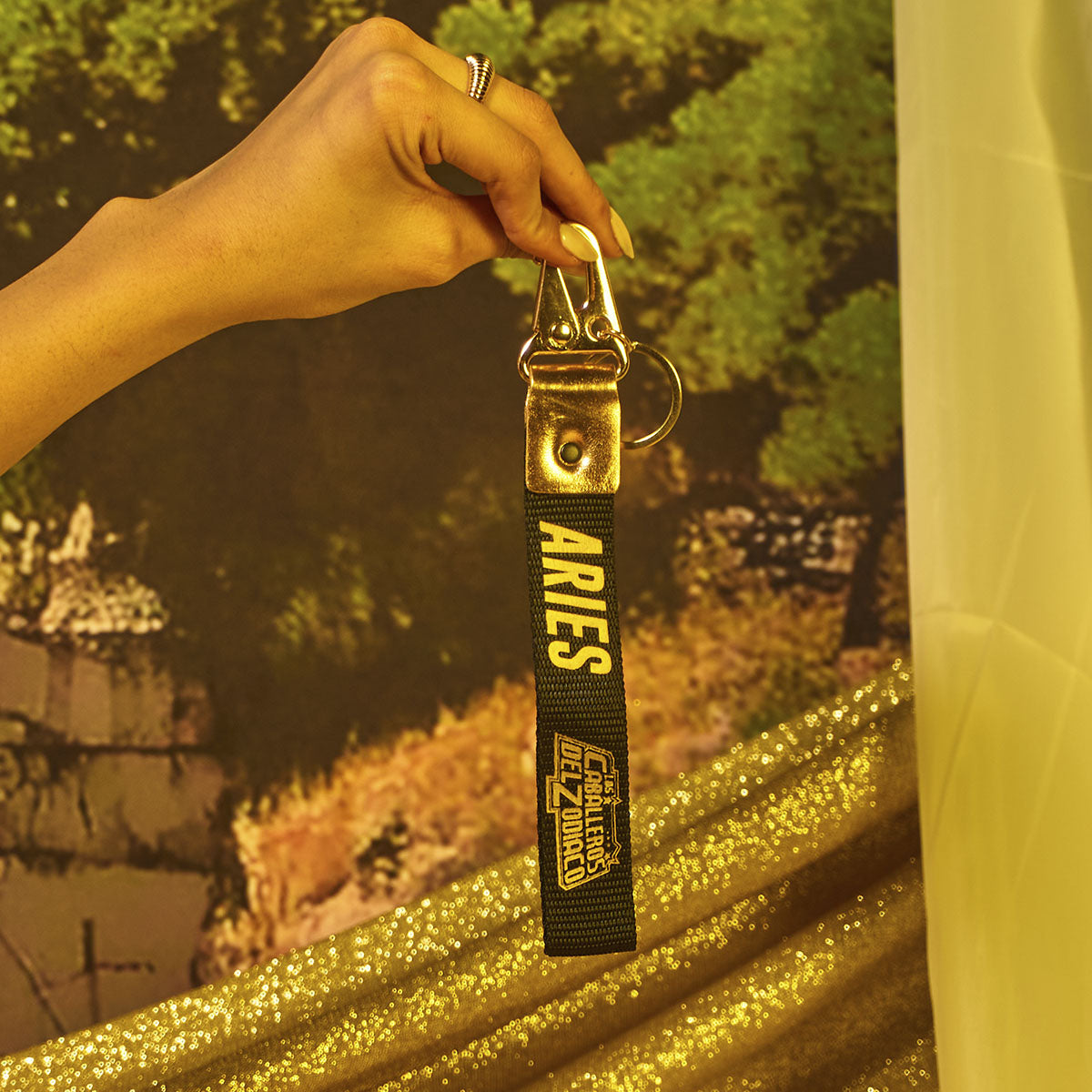 Mochila Armadura Dorada Caballeros del Zodiaco