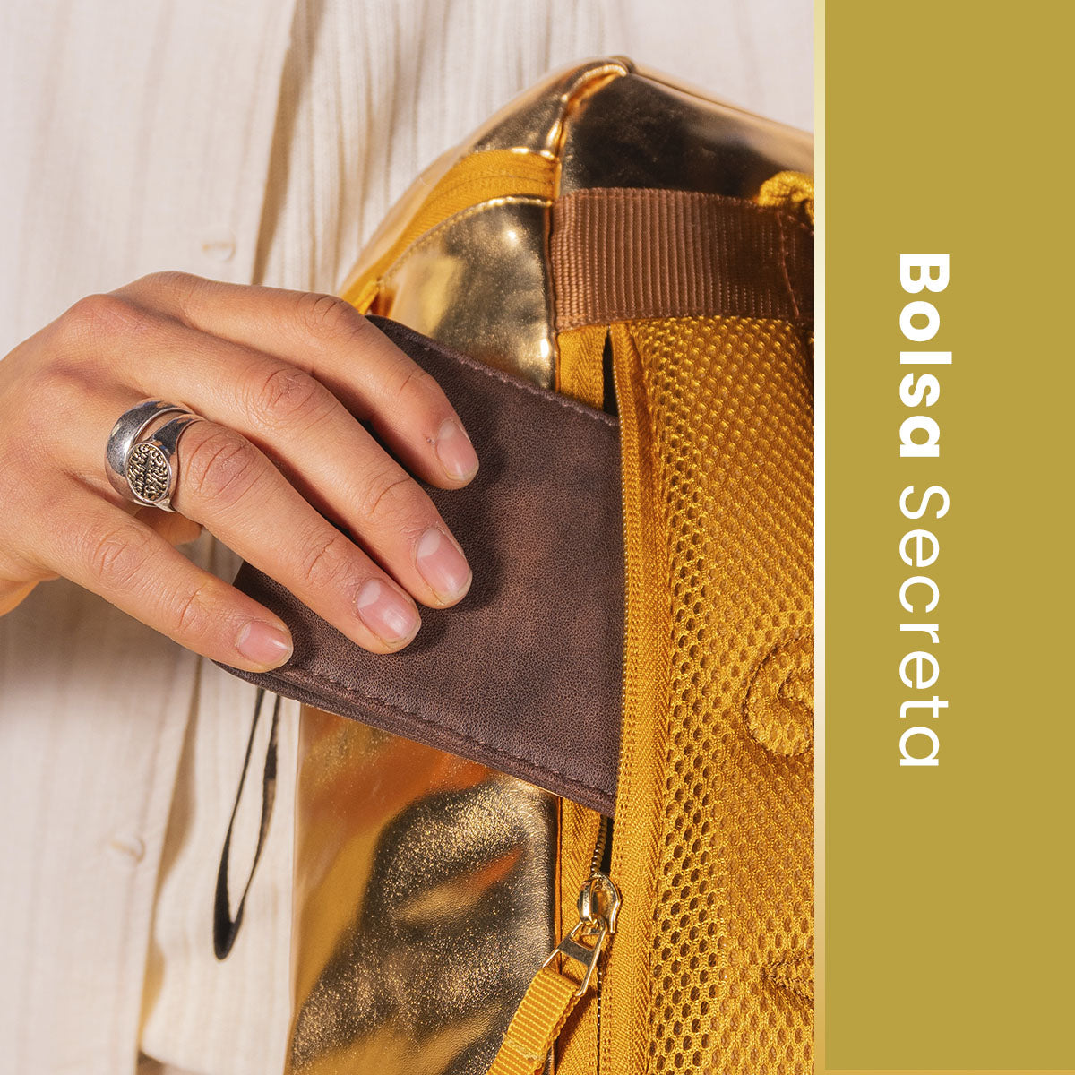 Mochila Armadura Dorada Caballeros del Zodiaco