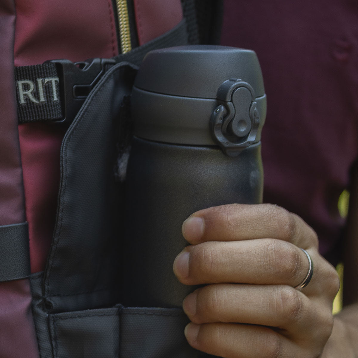 Mochila Premium Gryffindor Hogwarts Legacy