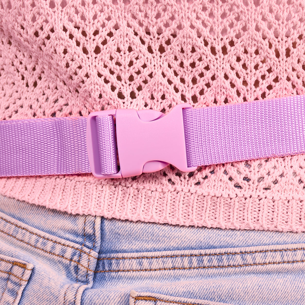 Mochila Squishmallows Panda Lila con cangurera incluida