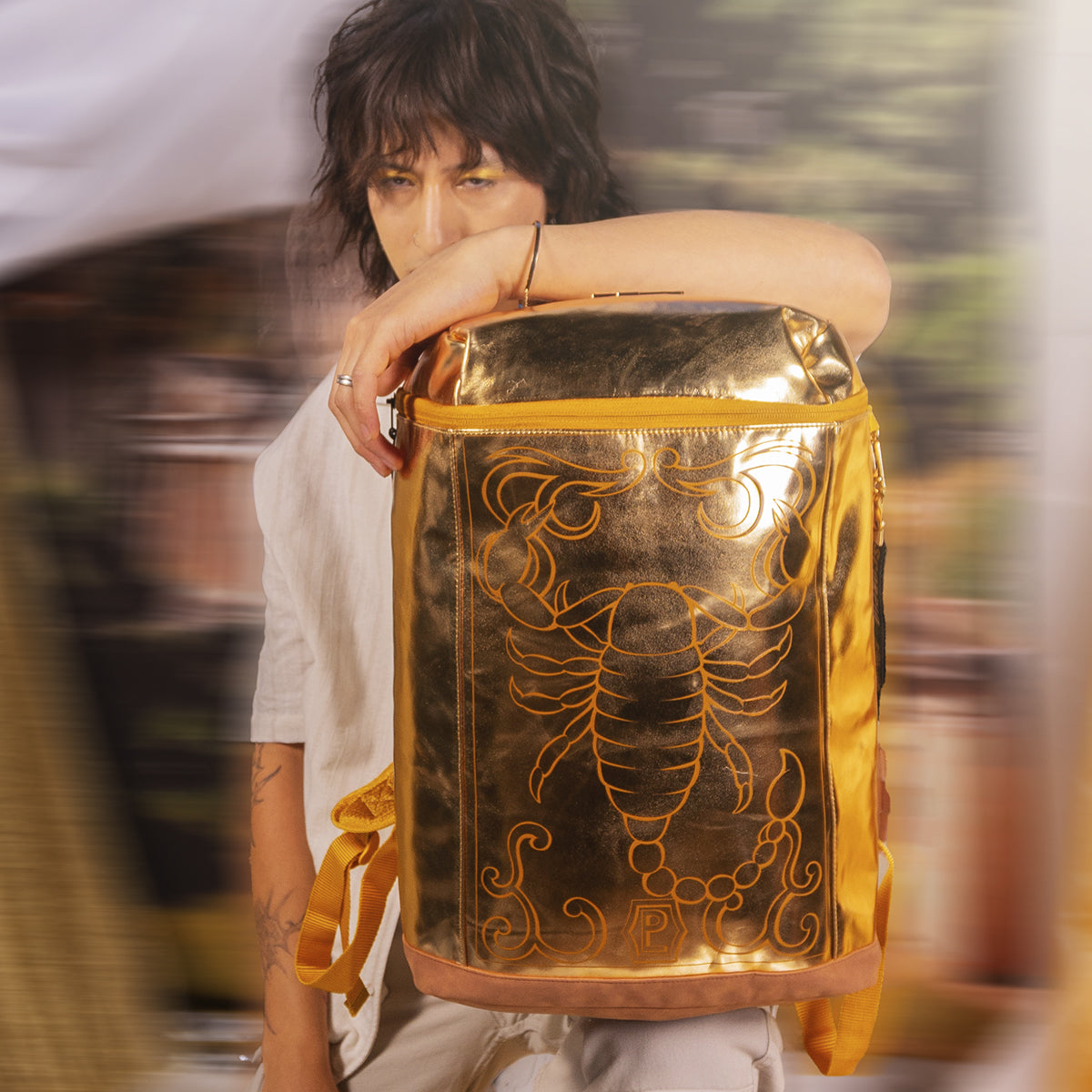 Mochila Armadura Dorada Caballeros del Zodiaco