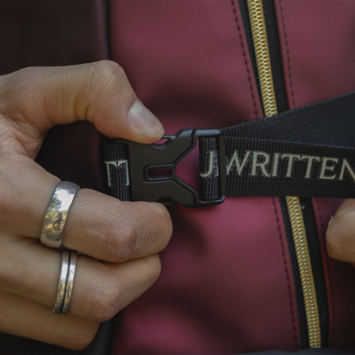 Mochila Premium Gryffindor Hogwarts Legacy