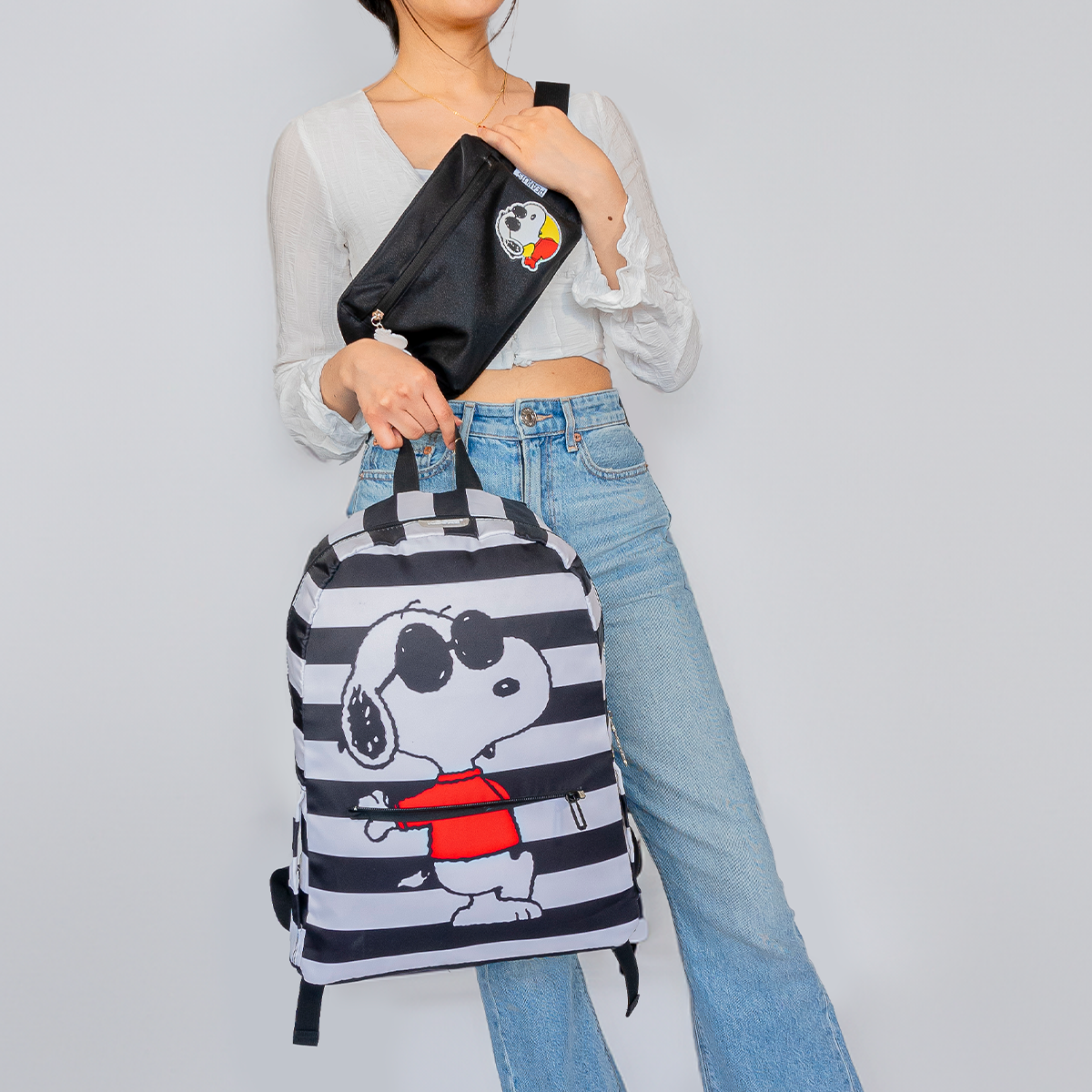 Mochila con cangurera Peanuts Snoopy Black and White