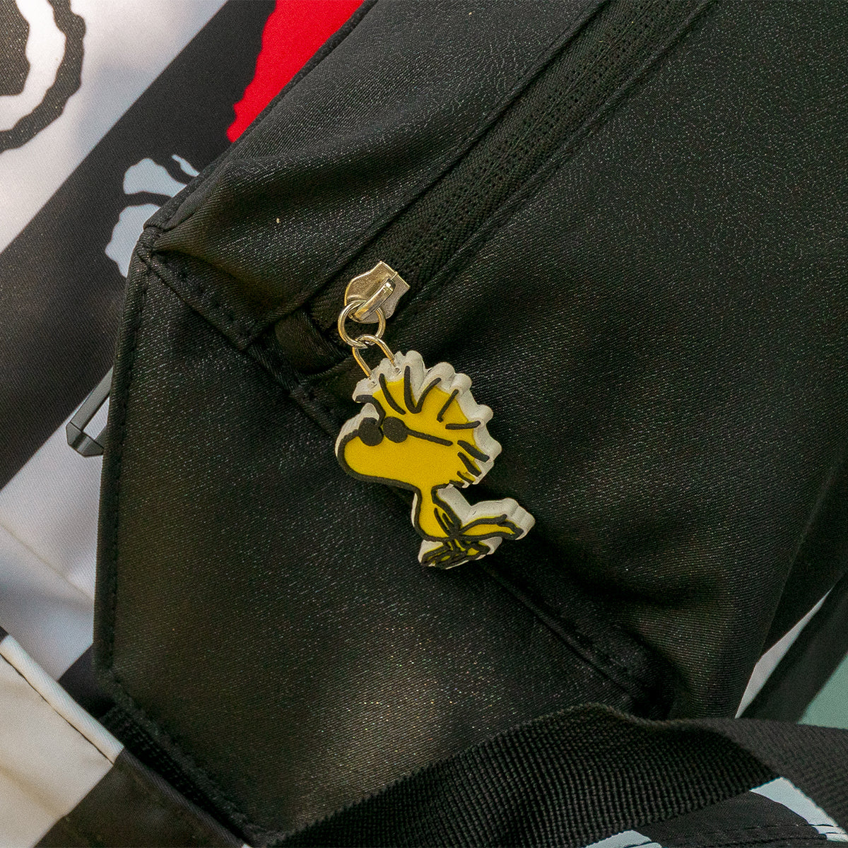 Mochila con cangurera Peanuts Snoopy Black and White