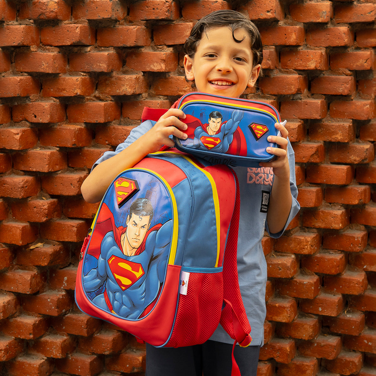 Set Escolar Mochila y Lapicera Superman Con Capa